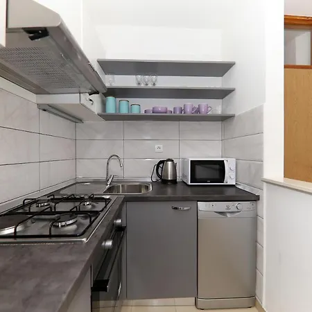 Appartamento Neluna Zara