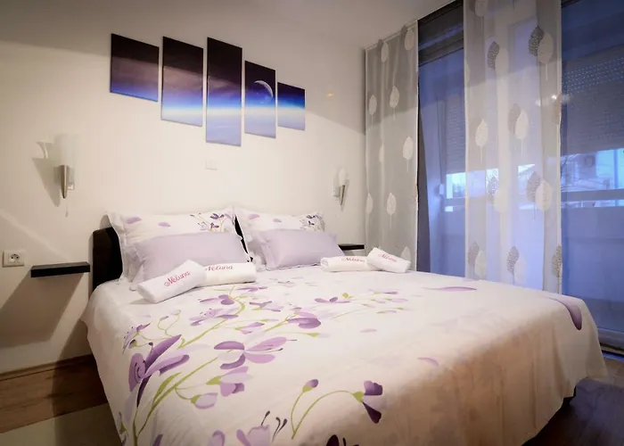 Neluna Apartment